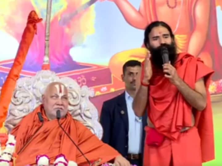 पद्म विभूषण जगदगुरु रामानंदाचार्य स्वामी रामभद्राचार्य के सानिध्य में सालासर बालाजी गौशाला में 1008 कुंडीय हनुमन महायज्ञ और रामकथा का आयोजन 12 जनवरी से शुरू हुआ था.