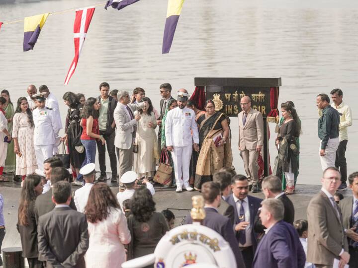 प्रोजेक्ट 75 के तहत जिन छह स्कॉर्पीन क्लास सबमरीन का निर्माण मझगांव डॉकयार्ड में चल रहा है उसमें से चार नौसेना के जंगी बेड़े में शामिल हो चुकी हैं. वागीर पांचवी इस क्लास की सबमरीन है. सरकार ने नौसेना के लिए छह अन्य पनडुब्बियों के लिए मंजूरी दे रखी है. प्रोजेक्ट-75 आई (इंडिया) के तहत एक भारतीय शिपयार्ड को किसी विदेशी कंपनी के साथ मिलकर देश में ही इन छह पनडुब्बियां का निर्माण करना है.