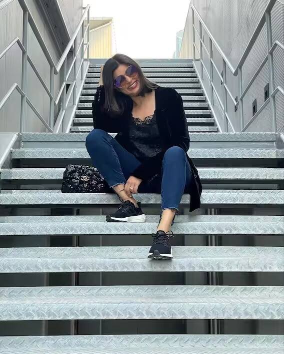सुष्मिता सेन 46 साल की हो चुकी हैं, लेकिन उन्होंने अभी तक शादी नहीं की है. हाल ही में एक इंटरव्यू में सुष्मिता ने बताया कि तीन बार उनकी शादी होने वाली थी लेकिन फिर नहीं हुई. (Photo- Instgaram)