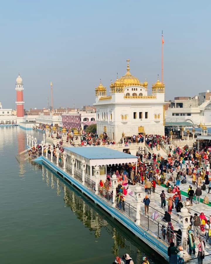 कहा जाता है कि करतारपुर में गुरुनानक देव जी का पूरा परिवार आकर बस गया था. उनके माता-पिता ने भी यही देह का त्याग किया था.