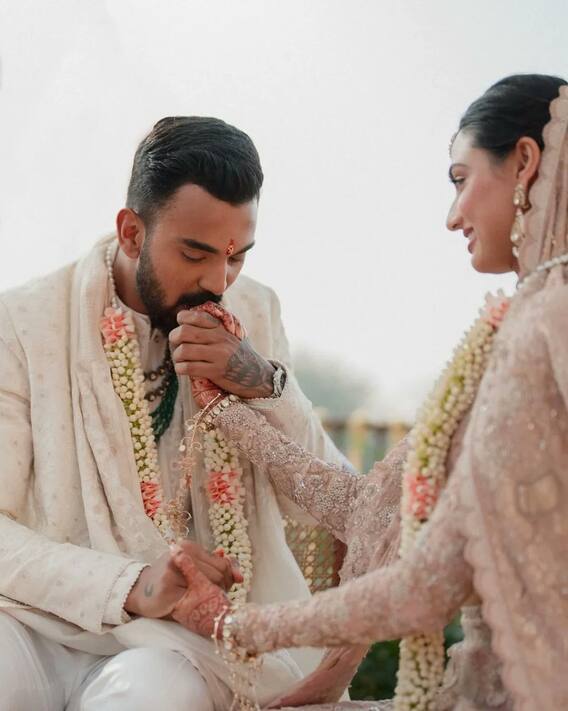 KL Rahul Wedding : వివాహ బంధంతో ఒక్కటైన కేఎల్ రాహుల్ Athiya shetty | ABP Desam