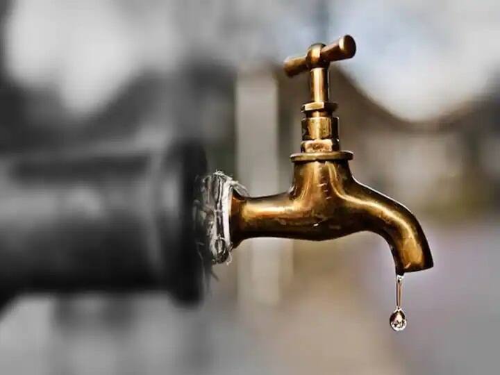 maharashtra News Aurangabad News Water supply will be delayed by 8 to 10 hours to the people of Aurangabad due to water pipe burst Aurangabad Water Issue: जलवाहिनी फुटल्याने औरंगाबादकरांना  आठ ते दहा तास उशिराने पाणीपुरवठा होणार