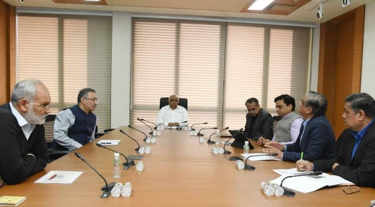 Gujarat CM Bhupendra Patel not to meet public MLAs MPs for two days know the reason Gujarat CM: મુખ્યમંત્રી ભૂપેન્દ્ર પટેલ બે દિવસ જાહેર જનતા, ધારાસભ્યો, સાંસદોને કેમ નહીં મળે ? જાણો શું છે કારણ