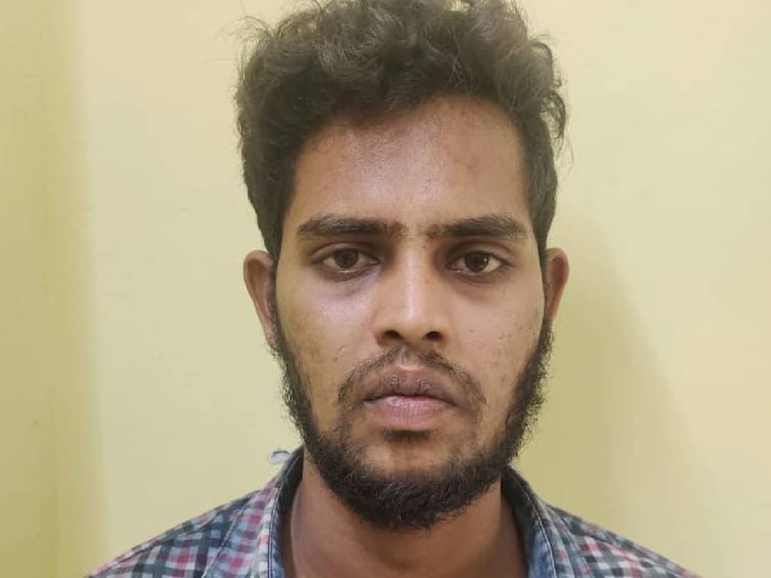 The YouTuber who caught the thief who broke into the house and handed it over to the police in coimbatore Crime: கோவையில் பிரபல யூ டிபர் வீட்டிற்குள் புகுந்த திருடன்- லாவகமாக மடக்கிப்பிடித்து போலீசில் ஒப்படைப்பு