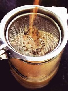 Health Tips : थायरॉइड झाल्यावर चहाचं सेवन करावं की करू नये?