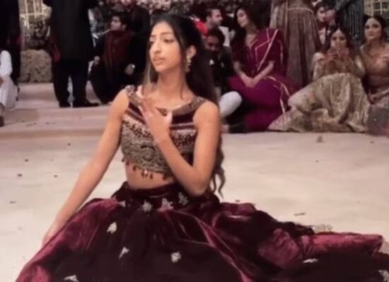 Viral video: Pakistani girl takes internet by storm with dance performance on Ang Laga De at sister's wedding Viral video: પાકિસ્તાની યુવતીએ બોલિવુડના આ ગીત પર ડાંસ કરી મચાવી ધમાલ, જુઓ Video