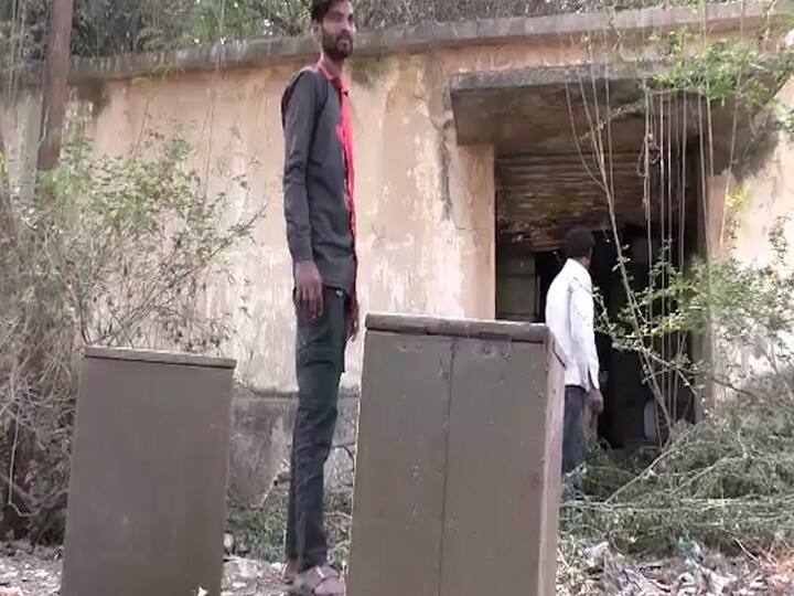 यामुळं जिल्हा प्रशासनाचा ढिसाळ कारभार पुन्हा चव्हाट्यावर आला आहे.