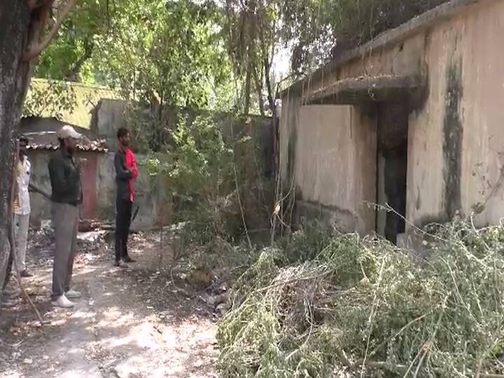 दरम्यान मतपेट्या ज्या ठिकाणी ठेवल्या जातात ती जागा शासकीय नियमानुसार सील करून कुलपबंद ठिकाणी ठेवण्यात येते.