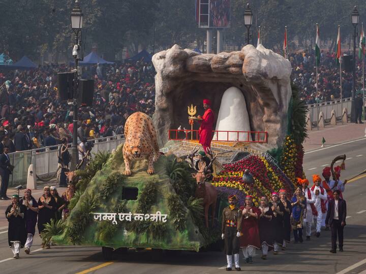 Jammu and Kashmir tableau on display during the full dress rehearsal. (Image Source: PTI)