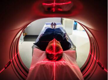 हड्डियों में दर्द काफी ज्यादा परेशान कर रही है तो ऐसे में आपको बोन न्यूक्लियर इमेजिंग टेस्ट कराना चाहिए, इससे आप हड्डियों से जुड़ी काफी गंभीर समस्याओं का पता लगा सकते हैं. इस टेस्ट से बोन कैंसर और अर्थराइटिस जैसी काफी गंभीर समस्याओं का जांच होता है.