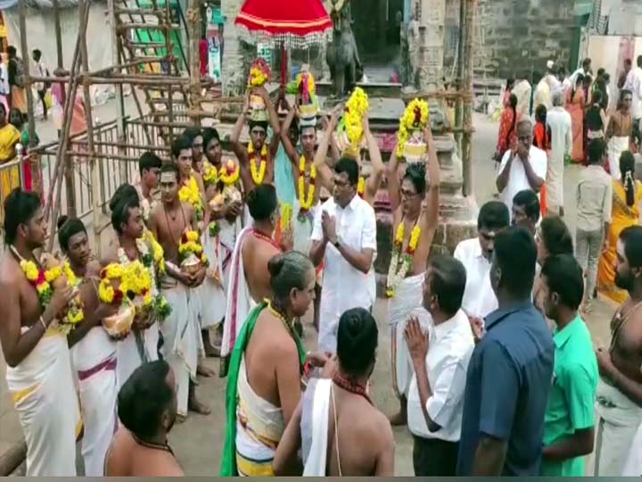 Palani Kumbabishekam: பழனியில் 27-ந் தேதி கும்பாபிஷேகம்; விறுவிறுப்பாக நடக்கும் சிறப்பு யாகசாலை பூஜைகள்