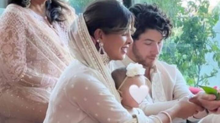 গত দীপাবলির সময়ে মেয়েকে কোলে নিয়ে পুজোয় বসেছিলেন বিখ্যাত মডেল। পাশে পপ সিঙ্গার স্বামী।