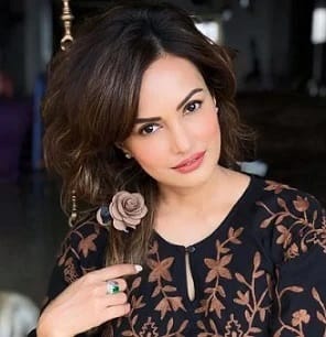 निशा रावल - इस लिस्ट में टीवी एक्ट्रेस निशा रावल का भी नाम शामिल है. जिन्होंने टीवी रिएलिटी शो 'लॉकअप' में बताया था कि साल 2014 में उनका मिसकैरेज हुआ था. जो उनके लिए काफी दर्द भरा था.