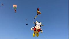 International Kite Festival : बेळगावात आंतरराष्ट्रीय पतंग महोत्सव, विविध प्रकारच्या पतंगानी आकाश सजलं