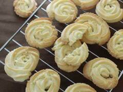 Nutty Cookies Recipe: आप भी Cookies लवर हैं तो ट्राई कीजिए अखरोज के चॉकलेट कुकीज, बनाना है बेहद आसान