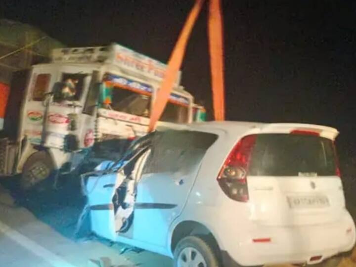 Sikar Road Accident Painful death of 5 people going to visit Khatu Shyam Mandir Khatu Shyam Mandir में दर्शन करने जा रहे 5 लोगों की दर्दनाक मौत, सीकर में ट्रोले से टकराई कार