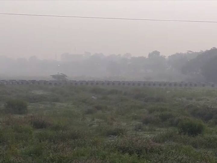 धुळे जिल्ह्यातील तापमान 10 अंश सेल्सिअसच्या आत असल्याने वातावरणातील गारठा कमी झालेला नाही.
