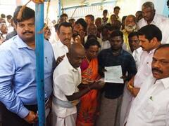 ஜல்லிக்கட்டில் இறந்த சிவக்குமார் குடும்பத்தினருக்கு நிவாரண நிதி - நேரில் வழங்கிய அமைச்சர்