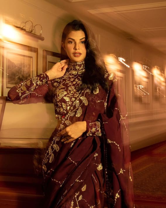Jacqueline Fernandez: जैकलीन फर्नांडिस का खूबसूरत अंदाज, वेडिंग में पहनने के लिए हैं एकदम बेस्ट Jacqueline Fernandez: जैकलीन फर्नांडिस का खूबसूरत अंदाज, वेडिंग में पहनने के लिए हैं एकदम बेस्ट