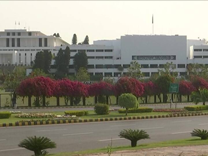 Pakistan Short Circuit in Parliament House Building offices of National Assembly And Senate Secretariat Closed For 3 Days पाकिस्तान: संसद में शॉर्ट सर्किट, तीन दिन के लिए ठप पड़ा कामकाज