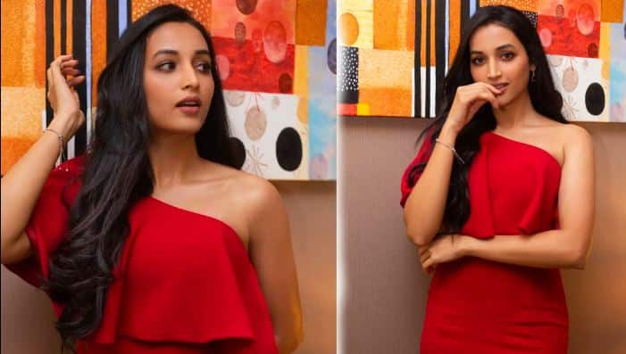 Srinidhi Shetty Pics: ਫਿਲਮ KGF 'ਚ ਰੌਕੀ ਭਾਈ ਦੀ ਪ੍ਰੇਮਿਕਾ ਤੇ ਪਤਨੀ ਦਾ ਕਿਰਦਾਰ ਨਿਭਾਉਣ ਵਾਲੀ ਅਭਿਨੇਤਰੀ ਸ਼੍ਰੀਨਿਧੀ ਸ਼ੈੱਟੀ ਆਪਣੇ ਗਲੈਮਰਸ ਅੰਦਾਜ਼ ਤੇ ਖੂਬਸੂਰਤੀ ਨਾਲ ਪ੍ਰਸ਼ੰਸਕਾਂ ਨੂੰ ਜ਼ਖਮੀ ਕਰਨ ਦਾ ਹੁਨਰ ਚੰਗੀ ਤਰ੍ਹਾਂ ਜਾਣਦੀ ਹੈ।