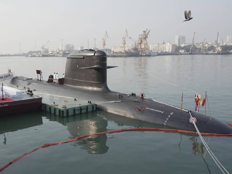 INS Vaghir, a Kalwari class submarine, was commissioned today to add strength to the Indian Navy. INS Vagir Submarine: இந்திய கடற்படைக்கு கூடுதல் பலம்.. அர்ப்பணிக்கப்பட்ட ஐ.என்.எஸ் வகீர் நீர்மூழ்கி கப்பல் ..