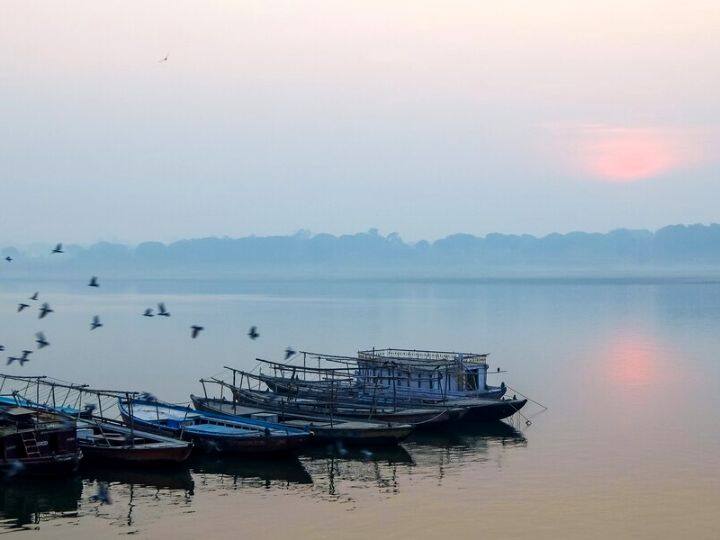 Varanasi: CNG-powered boat started plying in the river Ganga, the problem of pollution will go away