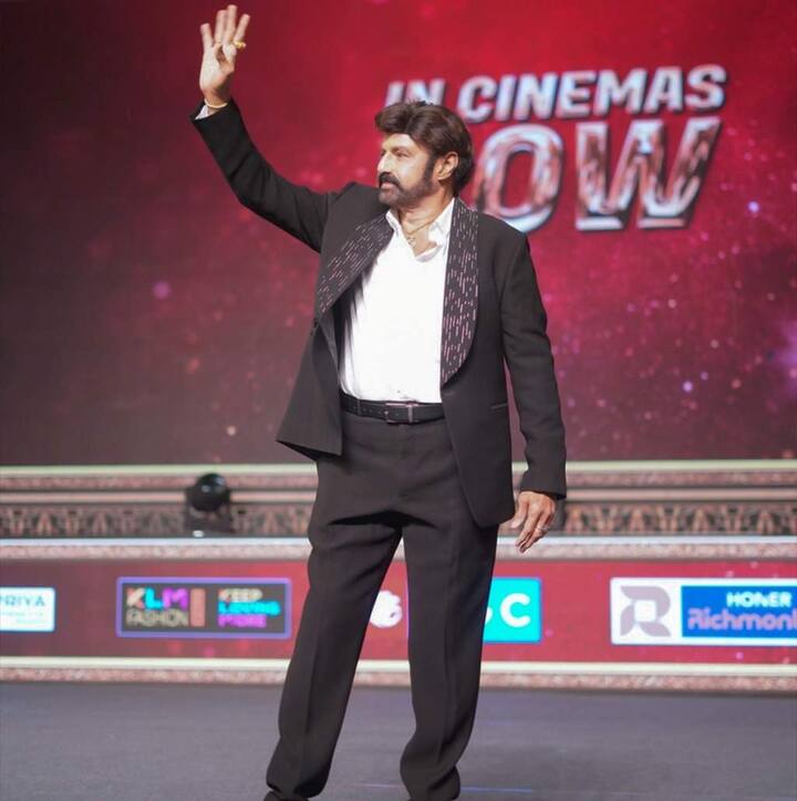 బాలయ్య కెరీర్ లో భారీ వసూళ్లు సాధించిన చిత్రంగా నిలిచింది.
