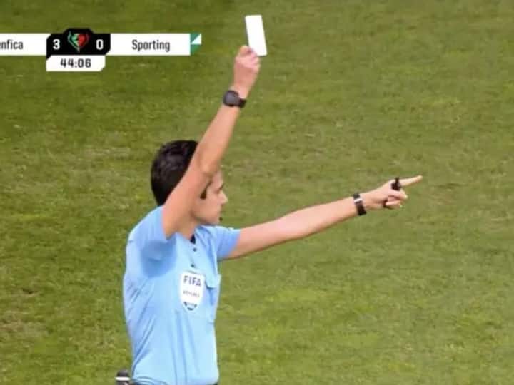 What Is A White Card In Football? Why Did Referee Use One During Benfica vs Sporting Lisbon Match? Explained: What Is A White Card In Football? Why Did Referee Use One During Benfica vs Sporting Lisbon Match?