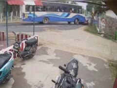 தரங்கம்பாடி அருகே மோதிக்கொண்ட வாகனங்கள் - அதிர்ச்சி சிசிடிவி காட்சி