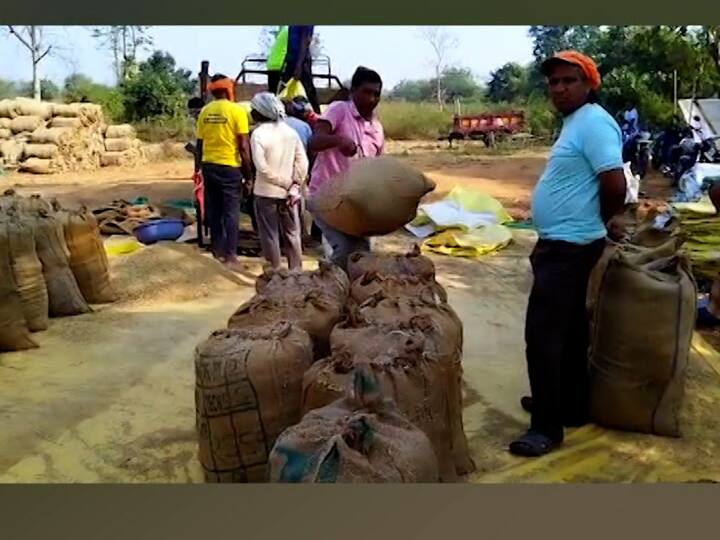 संकटावर मात करुन शेतकरी चांगले उत्पादन घेत आहेत.