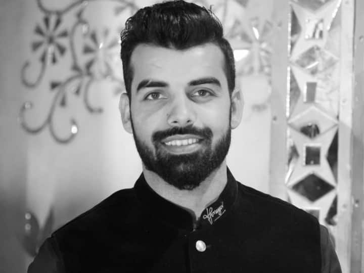 Pakistan all rounder Shadab Khan married to head coach Saqlain Mushtaq's daughter on 23 January know details Shadab Khan Wedding: पाकिस्तान के उपकप्तान ने कोच की बेटी से किया निकाह! जानिए क्यों गुपचुप तरीके से हुई शादी