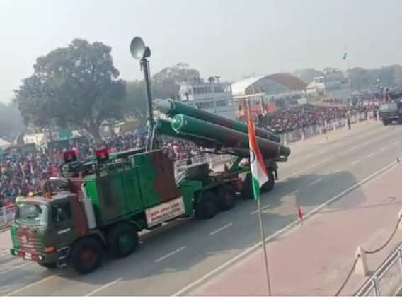 આ દરમિયાન દેશભક્તિના ગીતો વાગતા રહ્યા, જેના કારણે લોકો વધુ રોમાંચિત થયા.