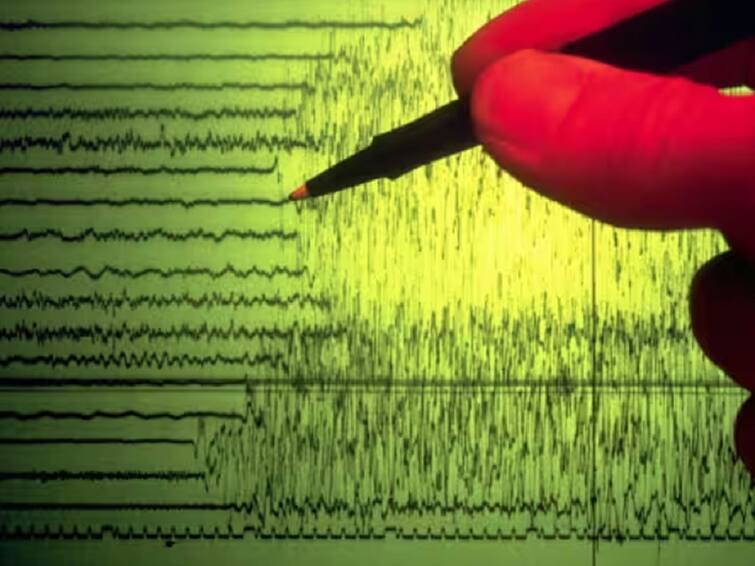 Earthquake Hits Nepal, Strong Tremors Felt in Delhi, check details Nepal Earthquake: 5.8 తీవ్రతతో నేపాల్ లో భూకంపం - ఢిల్లీలోనూ ప్రకంపనలు