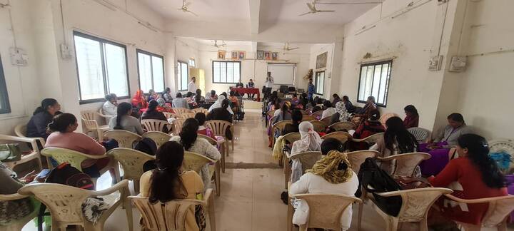 निवड झालेल्या उमेदवाराचे  3 महिन्यांकरीता गावपातळीवरील प्रशिक्षण घेण्यात येणार आहे. या 250 प्रशिक्षकांमधून 50 मुख्य प्रशिक्षकांची निवड करण्यात येणार आहे.