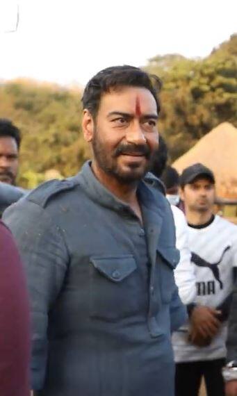 अब इस फिल्म को ऑस्कर्स में नॉमिनेश मिलने की उम्मीद और जीतने की तमाम उम्मीदों को लेकर अजय का कहना है कि ये भारतीय सिनेमा के लिए एक खास समय है.