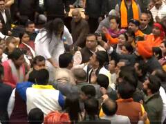 Delhi Mayor Election: டெல்லி மாமன்ற மேயர் தேர்தல் மீண்டும் ஒத்திவைப்பு.. பாஜக - ஆம் ஆத்மியினர் இடையே கூச்சல், குழப்பம்