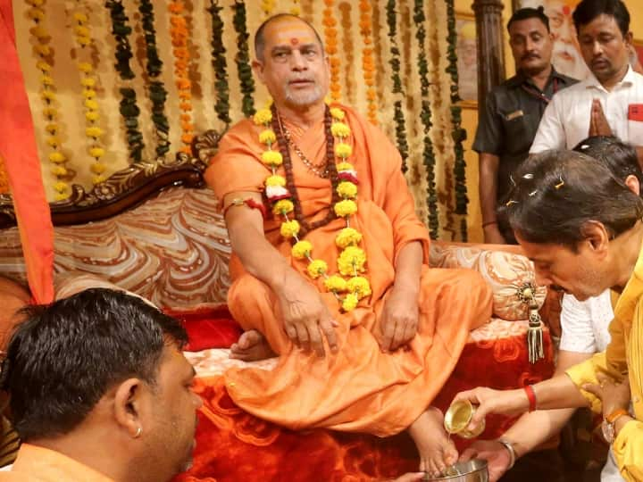 MP News Shankaracharya Swami Sadanand Saraswati support came in support of Bageshwar Dham Sarkar ANN Chhindwara News: बागेश्वर सरकार के समर्थन में शंकराचार्य स्वामी सदानंद सरस्वती, चमत्कारों को अंधविश्वास बताने वालों से कहा..