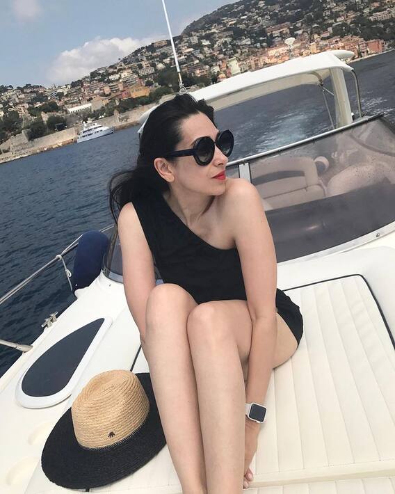 Karisma Kapoor Net Worth: Karisma Kapoor earns crores of rupees despite being away from her husband and films Karisma Kapoor Net Worth: Karisma Kapoor earns crores of rupees despite being away from her husband and films