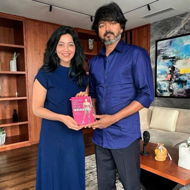 ஒரே லுக்குடன், பல இடங்களில் காணப்படும் விஜய்