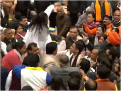 मेयर चुनाव को लेकर फिर आपस में भिड़े AAP और BJP के पार्षद, पुलिस ने किया बीच-बचाव