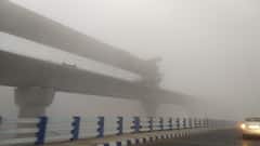 Weather Update: ভোর থেকে ঘন কুয়াশায় মোড়া শহর ও শহরতলি, দৃশ্য়মানতা কমে যাওয়ায় একাধিক জায়গায় দুর্ঘটনা