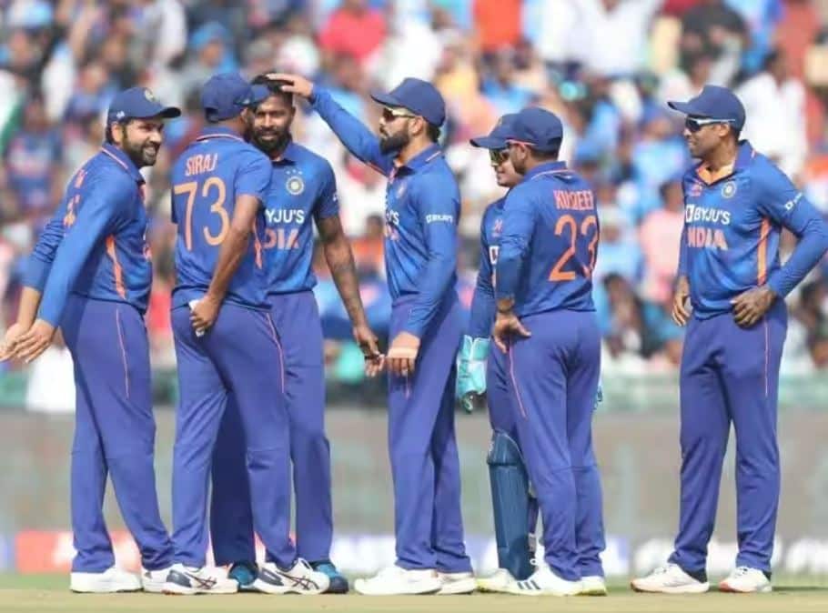 team india won 3rd odi by 100 runs win series 3 0 holkar cricket stadium indore india now number 1 in odi rankings  IND vs NZ 3rd ODI: ઈન્દોરમાં ટીમ ઈન્ડિયાની શાનદાર જીત, ન્યૂઝીલેન્ડના સૂપડા સાફ, વનેડમાં નંબર વન બન્યું ભારત
