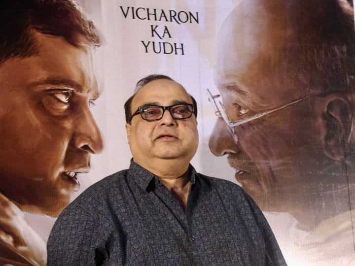 Gandhi Godse Ek Yudh Filmmaker Rajkumar Santoshi Threatened to stop release and promotion sought security Gandhi Godse - Ek Yudh: राजकुमार संतोषी की मिली फिल्म ‘गांधी गोडसे: एक युद्ध’ की रिलीज और प्रचार रोकने की धमकी, मांगी सुरक्षा