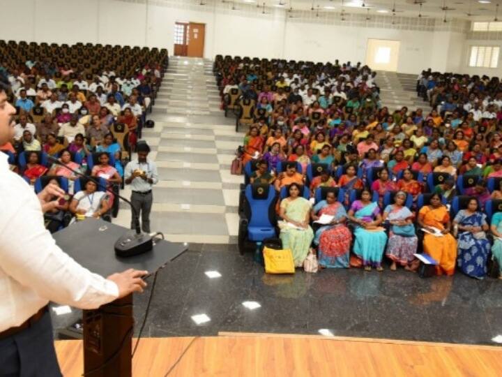 Awareness seminar organized by Uthram program in Karur TNN கரூரில் உதிரம் உயர்த்தும் திட்டம் மூலம் விழிப்புணர்வு கருத்தரங்கு நிகழ்ச்சி