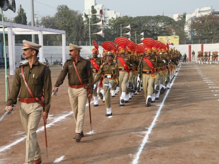 Republic Day 2023: इंदौर में गणतंत्र दिवस की तैयारियां पूरी, कलेक्टर-कमिश्नर ने लिया नेहरू स्टेडियम में तैयारियों का जायजा