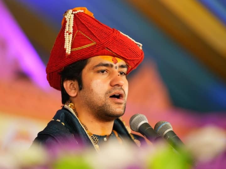 मध्य प्रदेश के बागेश्वर धाम के प्रमुख धीरेंद्र शास्त्री को मिली जान से मारने की धमकी, पुलिस ने शुरू की जांच Bageshwar Dham Sarkar Dhirendra Shastri Get Life Threat over Phone Call Police Started Investigation after complaint मध्य प्रदेश के बागेश्वर धाम के प्रमुख धीरेंद्र शास्त्री को मिली जान से मारने की धमकी, पुलिस ने शुरू की जांच