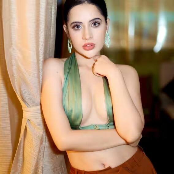 एक टेलीविजन शो के एक एपिसोड में गेस्ट अपीयरेंस के लिए उन्होंने लगभग 30,000 रुपये चार्ज किया था. उर्फी जावेद प्रोडक्ट एंडोर्समेंट के बदले मोटी फीस वसूलती हैं. (Photo- Instagram)