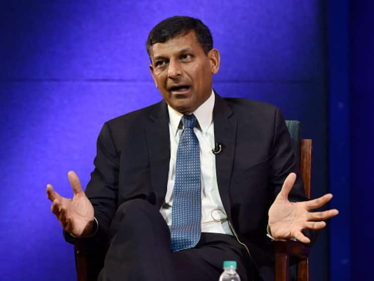 Apple Using India For Cell Phone Assembly Is No Proof That PLI Is Working Former RBI Governor Raghuram Rajan Apple Using India For Cell Phone Assembly Is No Proof That PLI Is Working: Former RBI Governor Raghuram Rajan