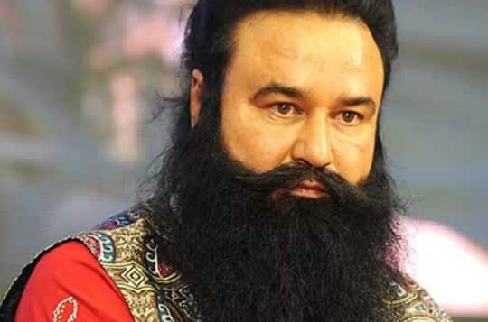 ram-rahim-is-guilty-in-rape-of-sadhvi-murder-of-journalist-read-5-big-controversies-related-to-dera-sacha-sauda-chief ਸਾਧਵੀ ਨਾਲ ਰੇਪ, ਪੱਤਰਕਾਰ ਦੇ ਕਤਲ 'ਚ ਦੋਸ਼ੀ ਹੈ ਰਾਮ ਰਹੀਮ, ਜਾਣੋ ਰਾਮ ਰਹੀਮ ਨਾਲ ਜੁੜੇ ਵੱਡੇ ਵਿਵਾਦ